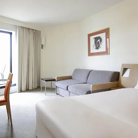 Hotel Novotel Vieux Port 4*